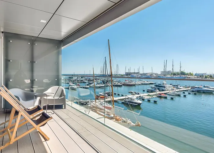 City Center Apartments Yacht Park Marina View