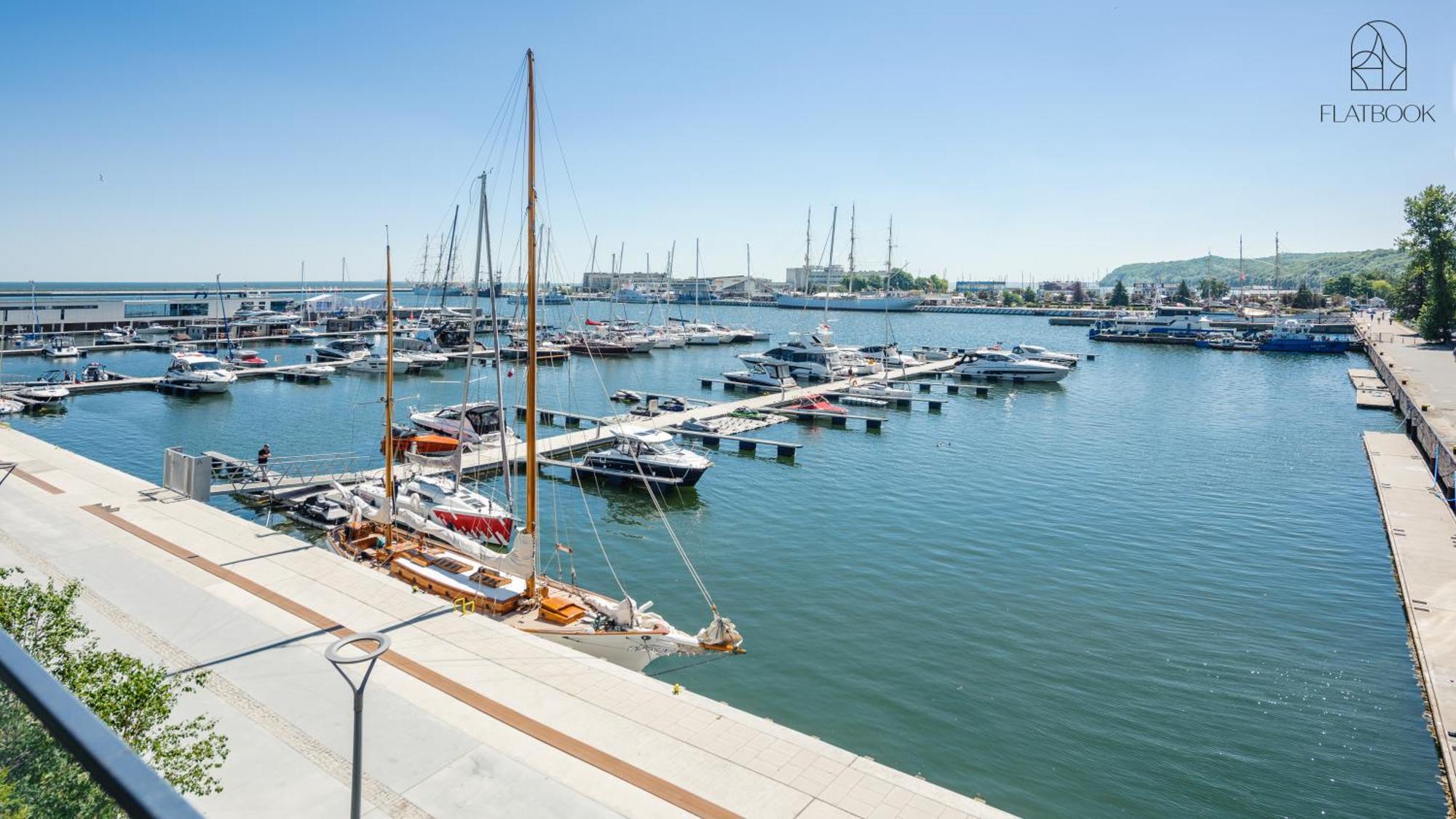 Center Yacht Park Marina View Apartment *